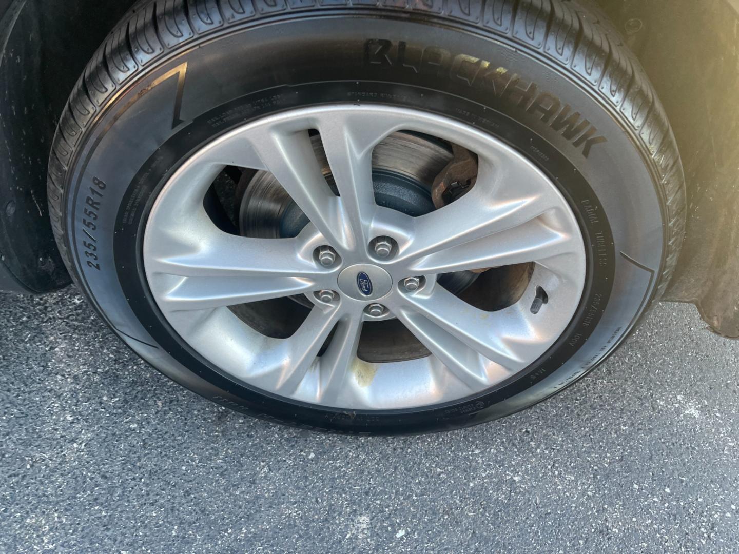 2013 Black /Black Ford Taurus SEL FWD (1FAHP2E85DG) with an 3.5L V6 DOHC 24V engine, 6-Speed Automatic transmission, located at 547 E. Main St., Orwell, OH, 44076, (440) 437-5893, 41.535435, -80.847855 - Photo#12